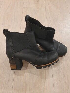 SOREL | Addington Heeled Chelsea Boot | Sz. 7.5
